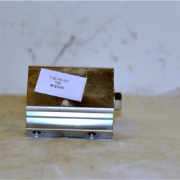 斯宝分动箱气缸01