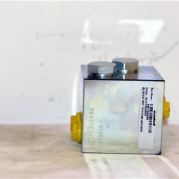 前支腿伸缩油缸液压锁